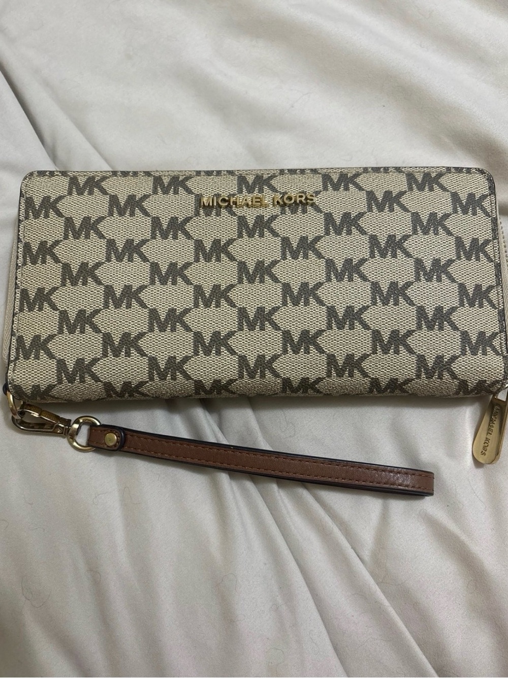 Michael Kors Beige and Brown MK Signature Shoulder Bag with Tassel & wallet - Picture 6 of 11